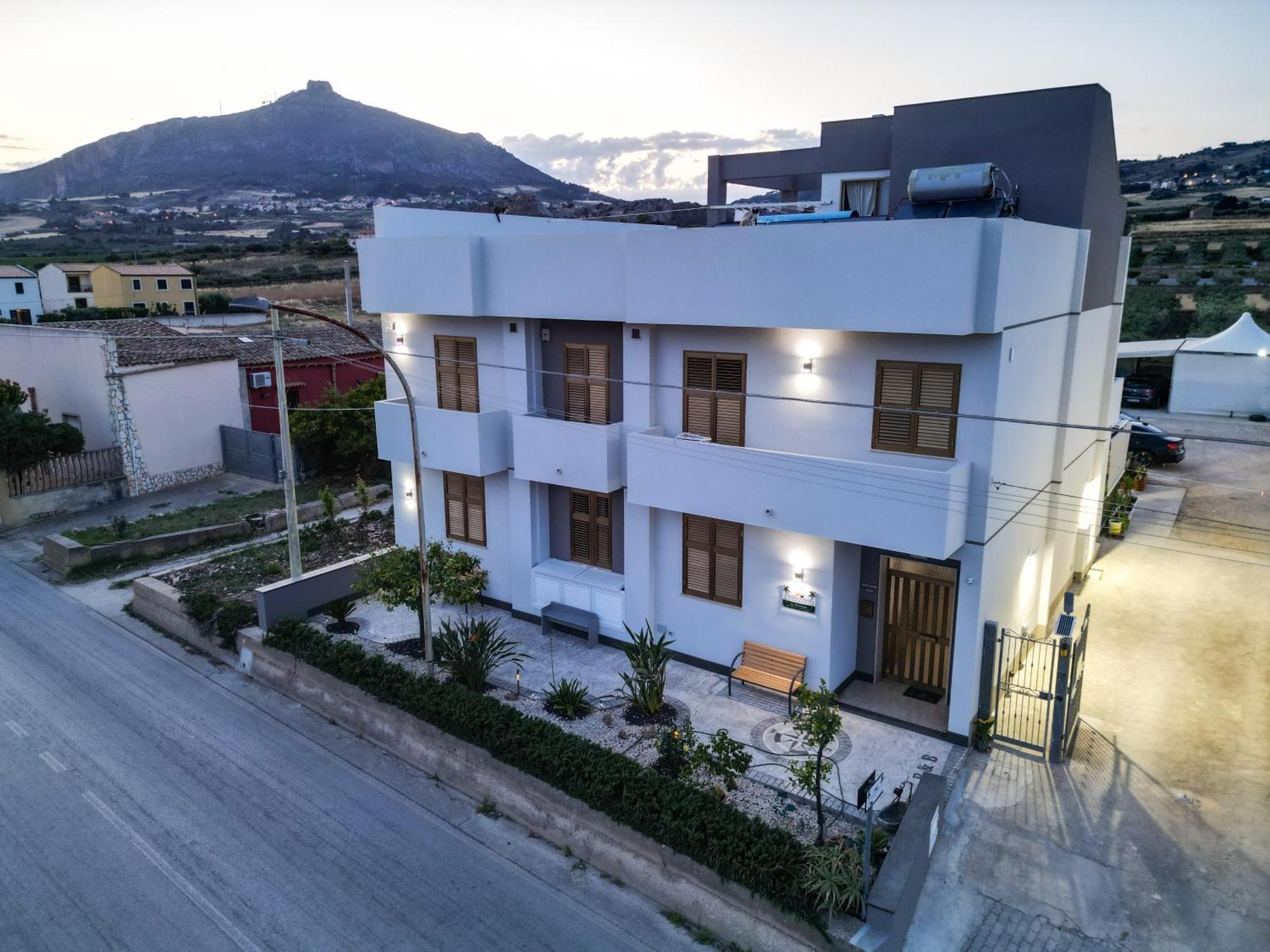 B&B Profumi Di Sicilia Вальдериче Экстерьер фото